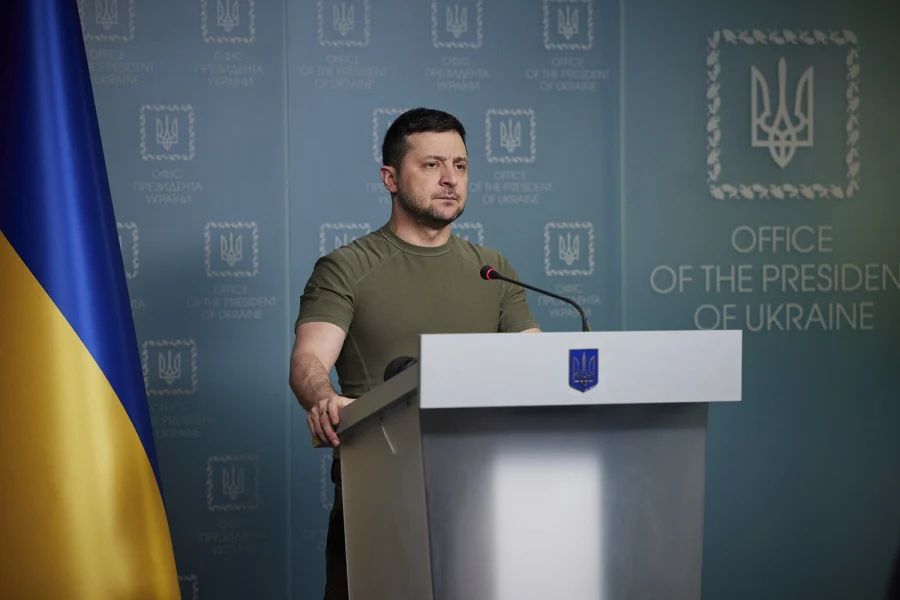 Εισβολή στην Ουκρανία: «Οι κυρώσεις κατά της Ρωσίας να υιοθετηθούν στο 100%», λέει ο Ζελένσκι