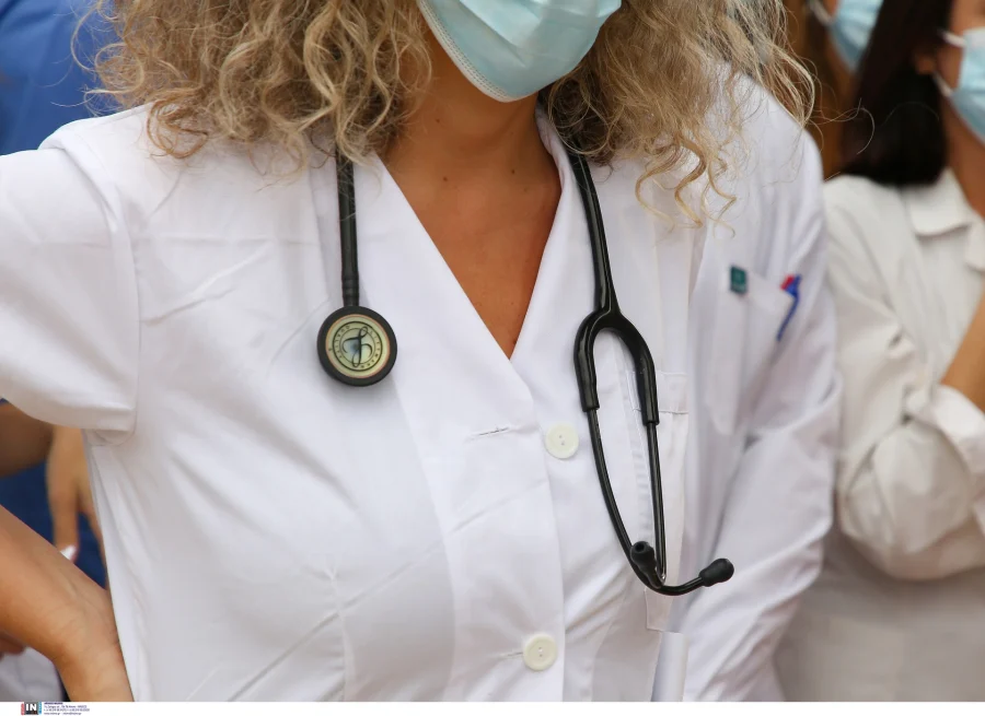 Επιστρέφουν 1 Ιανουαρίου 2023 οι ανεμβολίαστοι υγειονομικοί – Με ΚΥΑ το «πάγωμα» ποινών στον οικογενειακό γιατρό