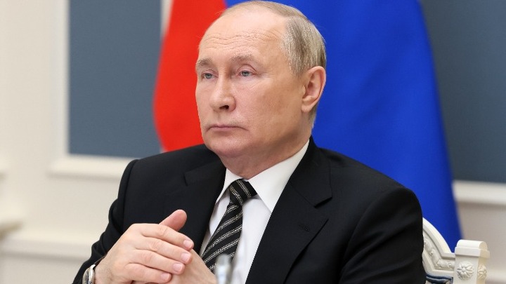 Ο Β. Πούτιν θέλει κατάπαυση πυρός στην Ουκρανία στις σημερινές γραμμές του μετώπου, δηλώνουν πηγές στο Reuters