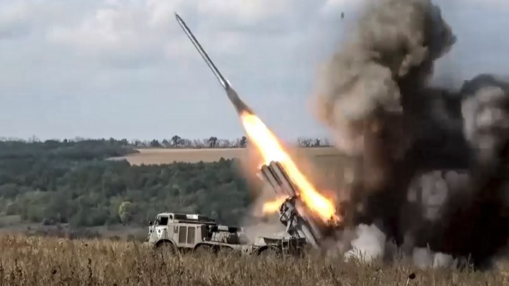 Εισβολή στην Ουκρανία: Η Μόσχα θα διευρύνει την “ουδέτερη ζώνη” στην Ουκρανία, αν το Κίεβο λάβει πυραύλους μεγάλου βεληνεκούς