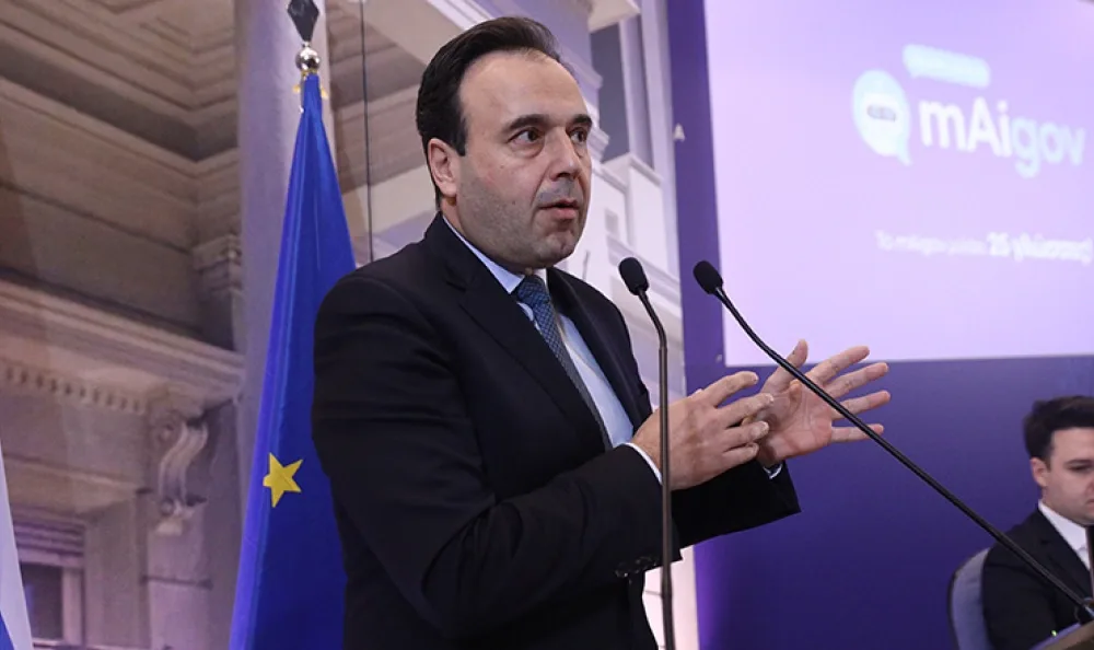 Παπαστεργίου σε μικρόφωνο