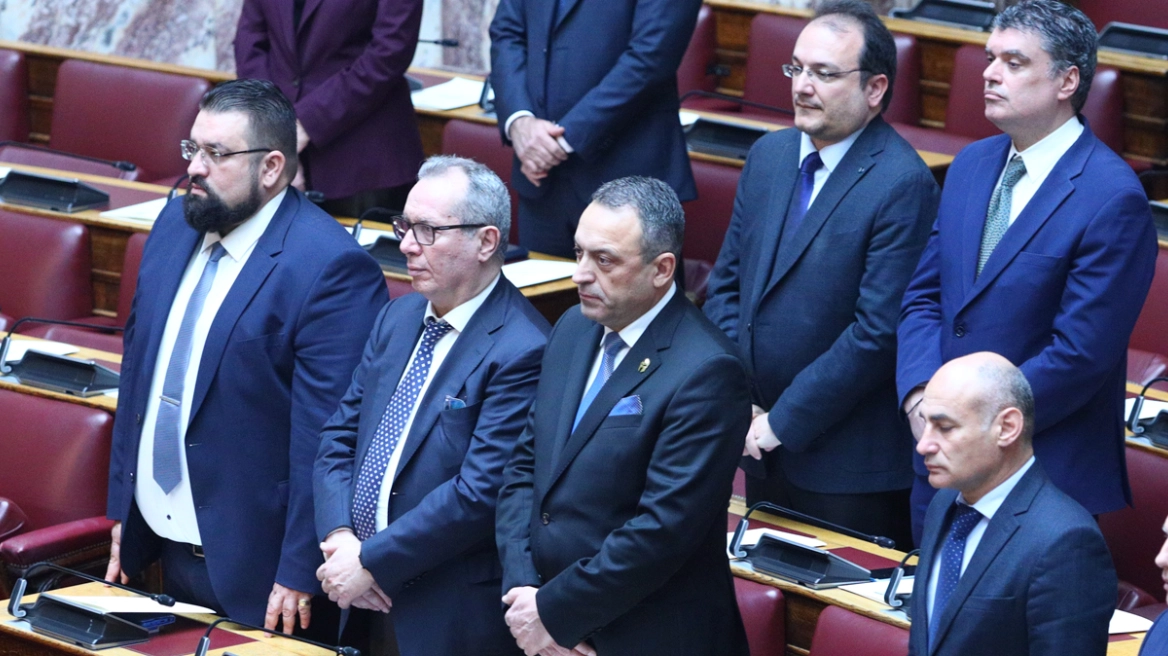 Εκτός Βουλής τρεις βουλευτές των Σπαρτιατών – Σε μετάβαση το κοινοβουλευτικό τοπίο