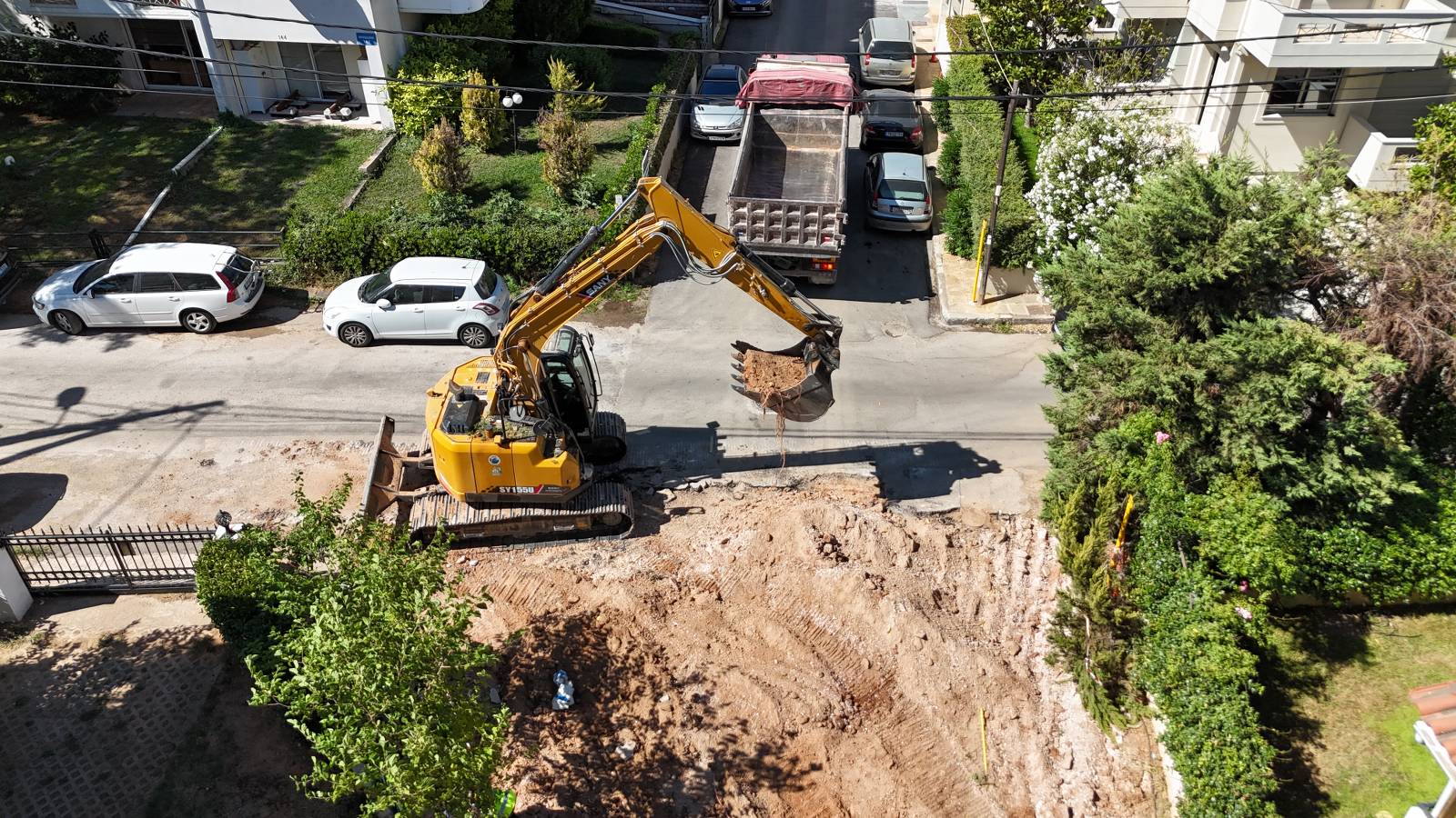οδός μόστρου με σπίτια και έργα στον Σωρό